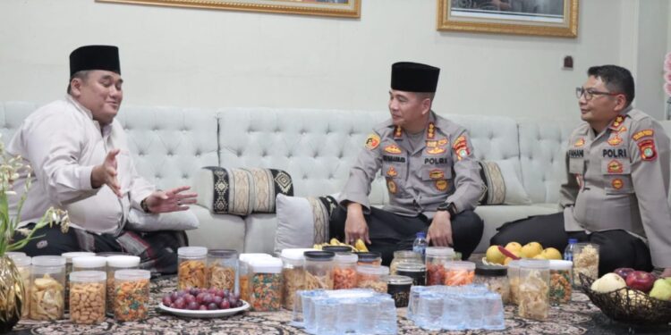 Kapolres Metro Jakarta Timur Kombes Pol Leonardus Simarmata Bersilaturahmi ke Pompes Al Hamid