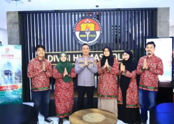 Kadiv Humas Polri Berangkatkan Jurnalis MNC Portal ke Tanah Suci