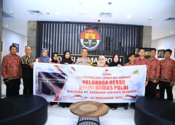 Kadiv Humas Polri Berangkatkan 15 Orang Ibadah Umroh untuk Peringati Hari Jadi ke-72 Divisi Humas