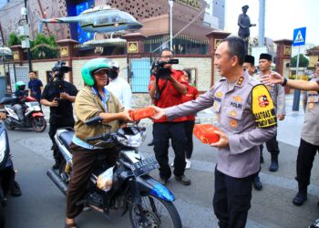 4 Jenderal Polri Kompak Bareng Polwan dan Wartawan Sebar Kebaikan di Bulan Ramadan