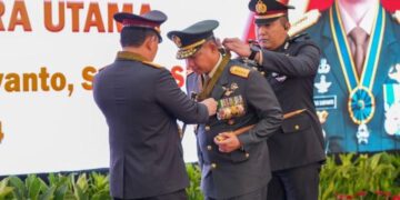 Kapolri Sematkan Bintang Bhayangkara Utama ke Panglima TNI, KSAD, KSAL, dan KSAU, Berikut Penjelasan Bintang Bhayangkara