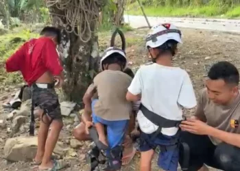 Brimob Polri Laksanakan Trauma Healing Anak Terdampak Bencana di Kabupaten Agam